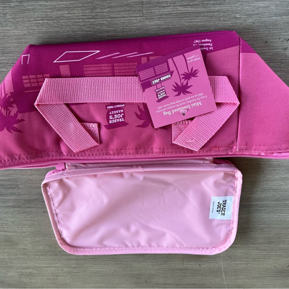 Pink mini insulated bag